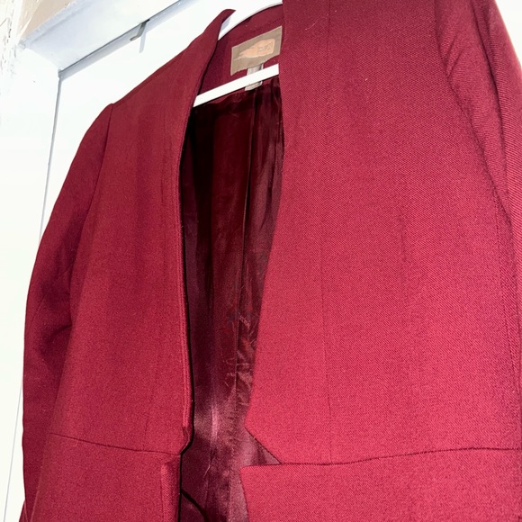 FOREVER 21 Burgundy Day Coat - Picture 3 of 3